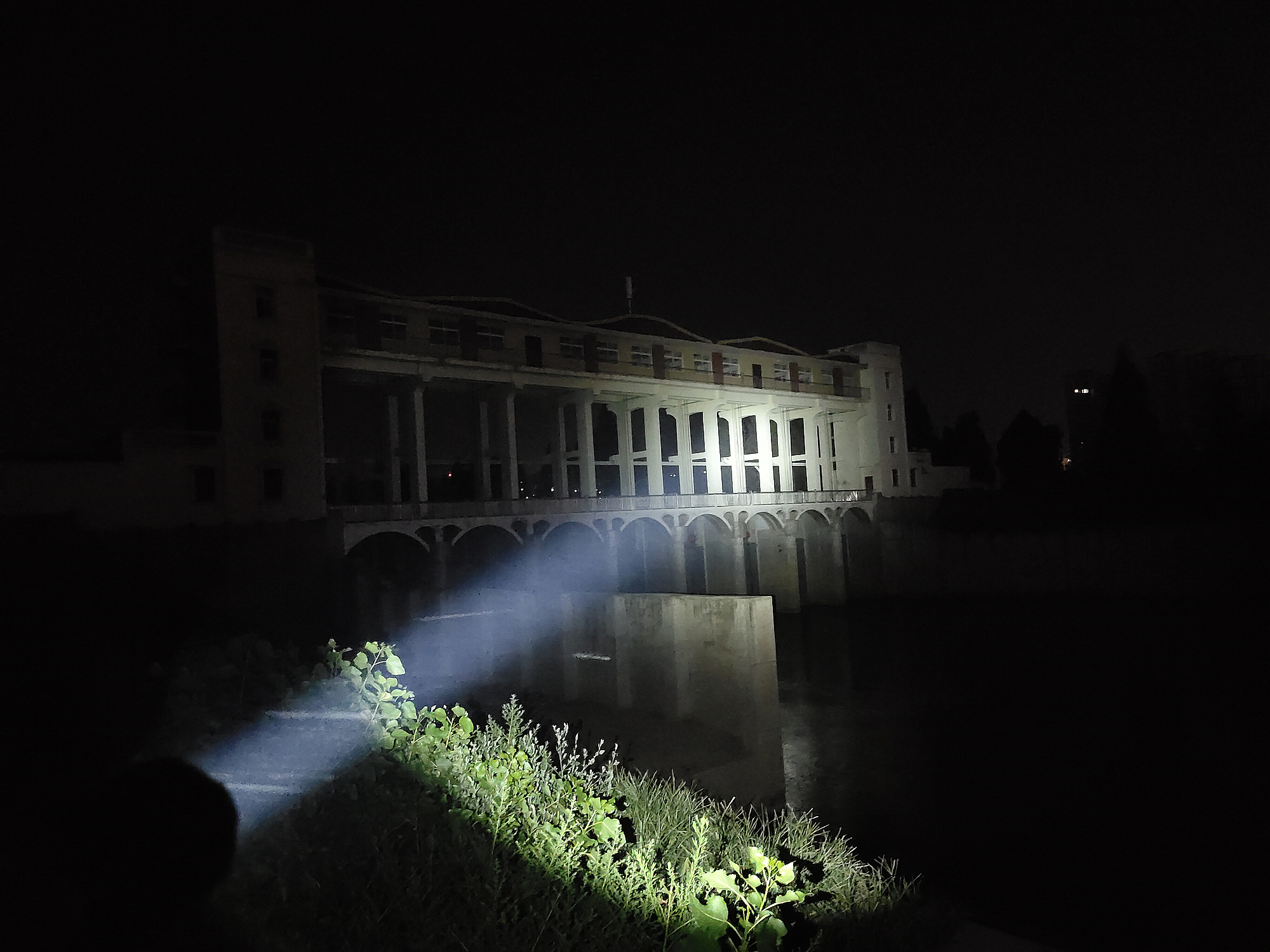 前行路上，有你相伴！在路上M9Pro2代远射手电体验