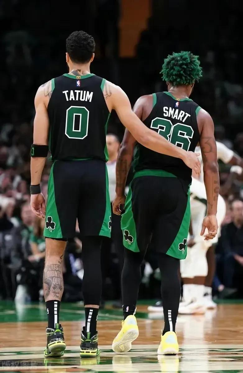 保温杯里泡红牛,枸杞兑红牛