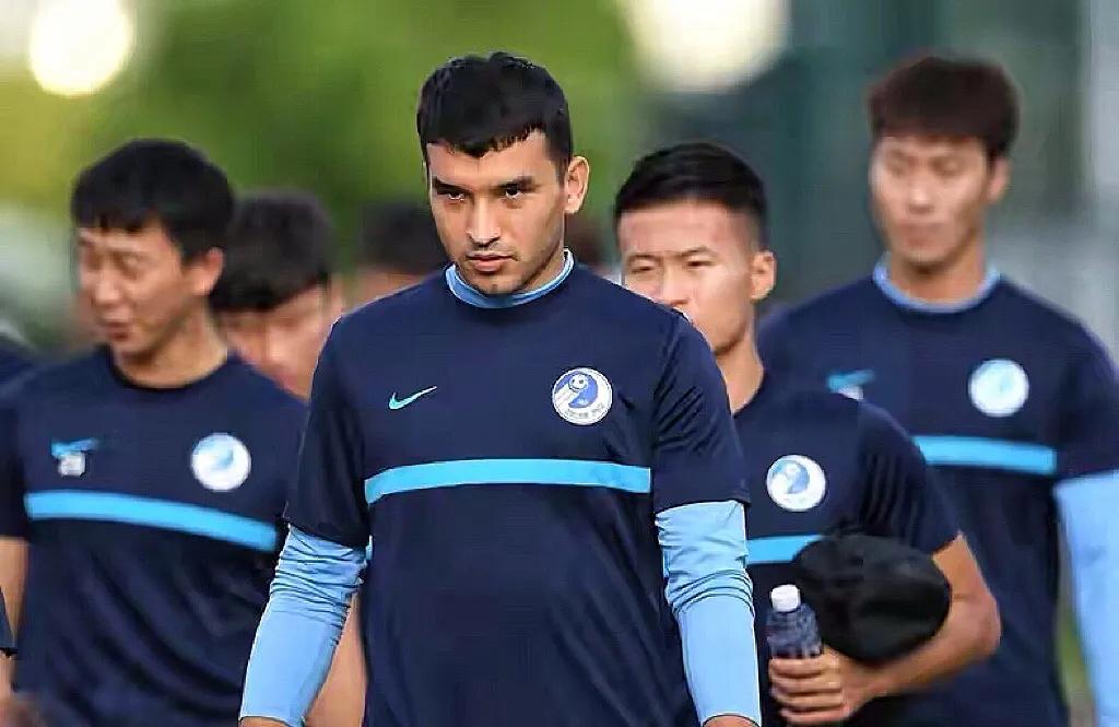 在建设中吆喝，在挣扎中掉级，十问大连足球究竟能走多远……