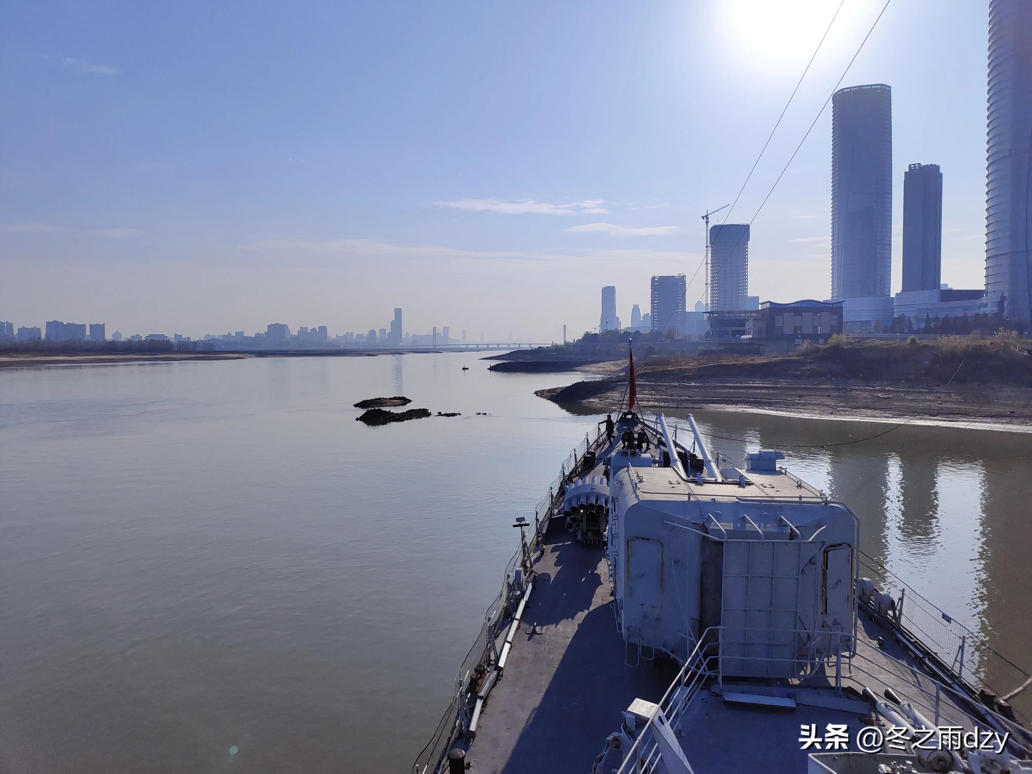 南昌舰主题园凤凰洲湿地公园,凤凰洲建军广场