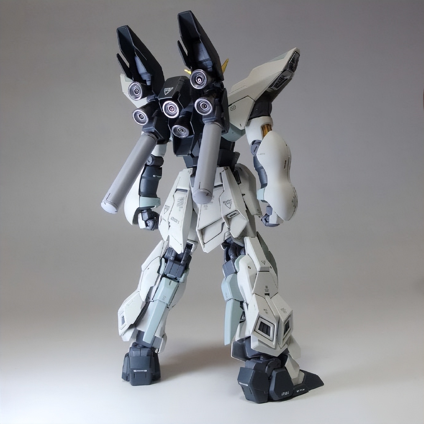 新机动战士高达图片,机动战士高达沙扎比