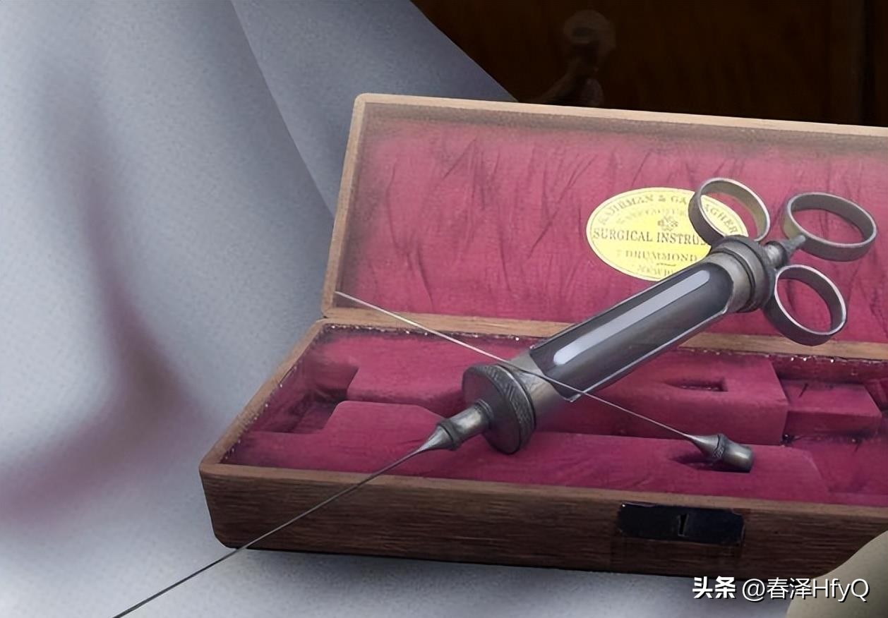 人类“隆胸”发展史：第一批“隆胸”的女人，后来都怎么样了？