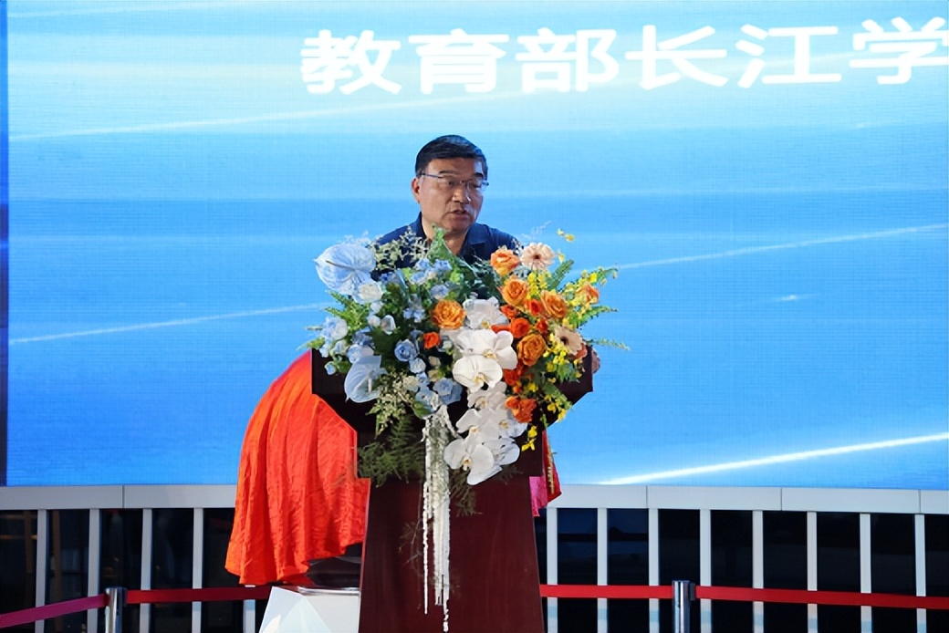 2024涓浗姹借溅鍝佺墝鍚戜笂涔嬭矾,鍚戞柊鑰岀珛