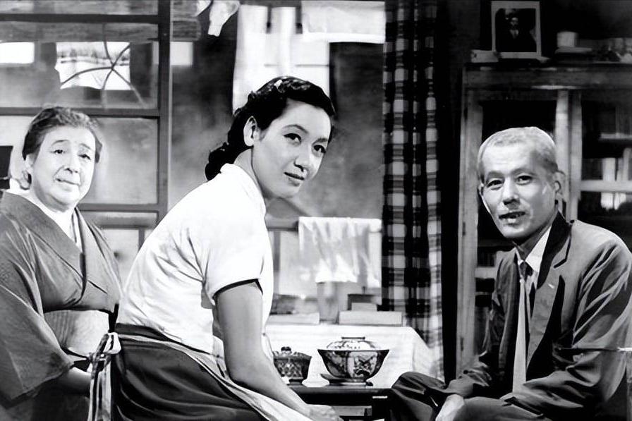 原节子和麦克阿瑟两人年龄差多少,日本女神原节子