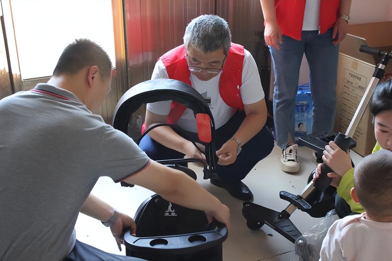 公益活动孤儿姐弟,河北龙凤胎姐弟早产爱心募捐