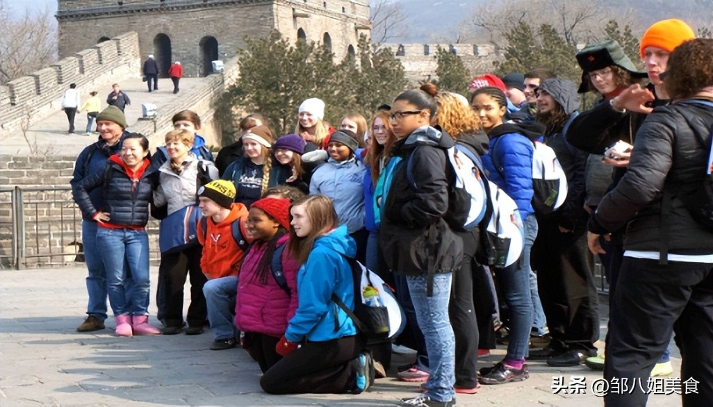 大量外国游客入境中国,大量外国人涌入中国旅游