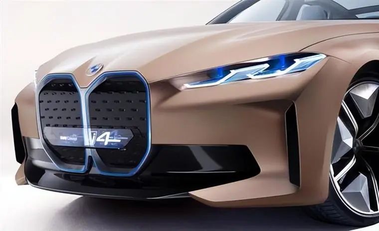 奥迪发光车标夜间效果,奥迪rs5发光标