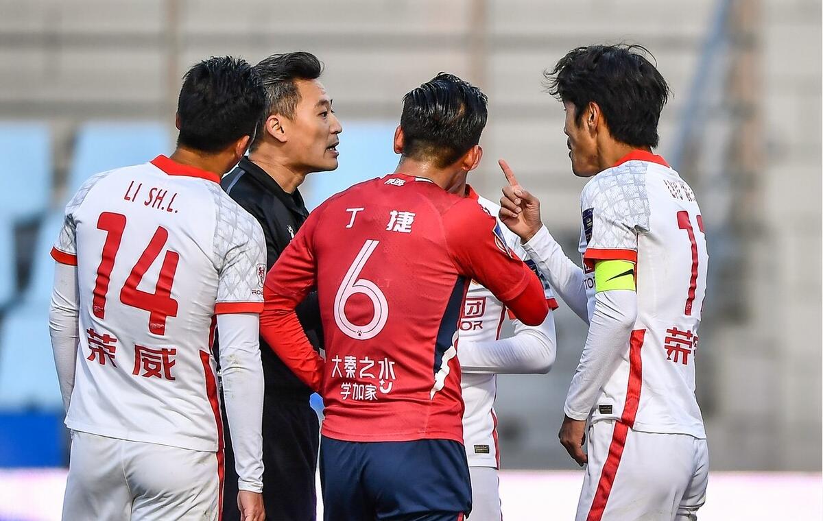 重庆球队队长,重庆队足球队队长