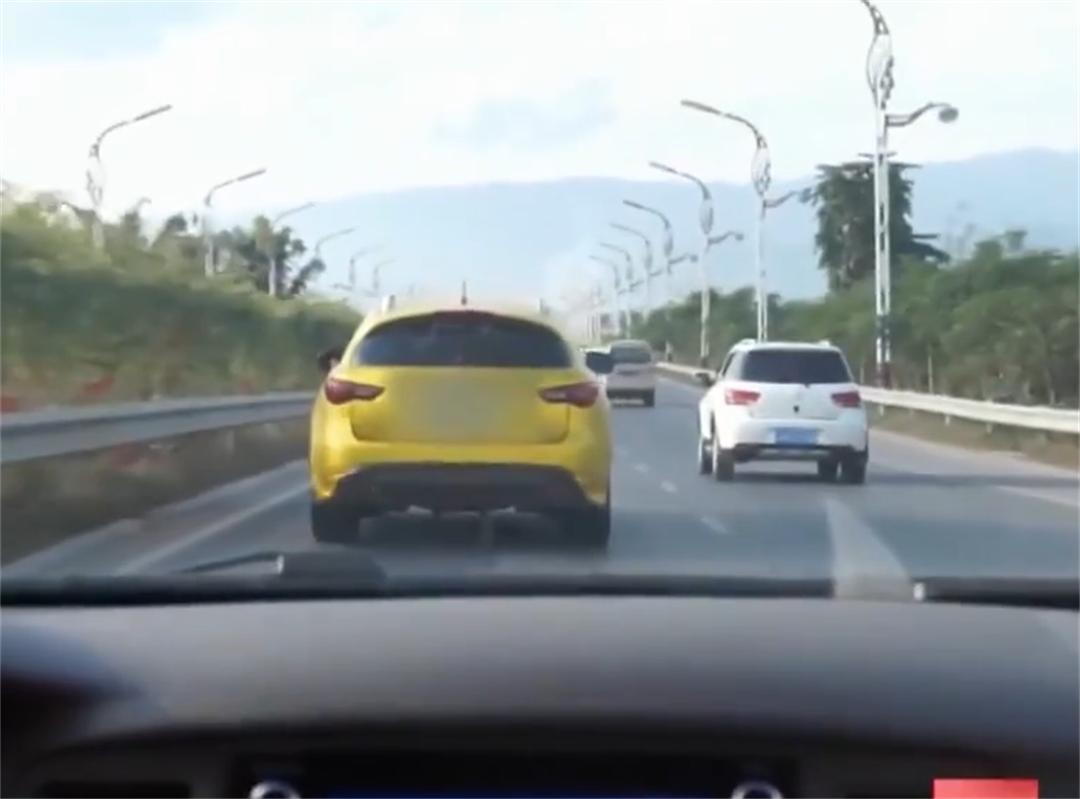 60澶氬瞾鑰佷汉杞借揣琚氦璀︽姄鍚庣画,鑰佷汉鎷栧甯﹀彛