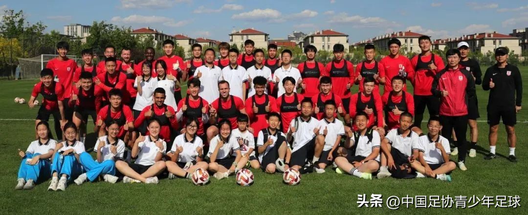 亚泰足球第二课堂开课东师附中明珠学校初一学生受邀探营净月基地