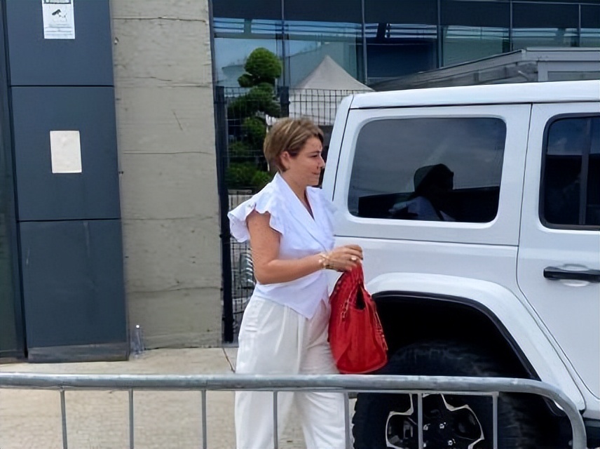 揭秘拉伊奥拉接班人拉斐拉-皮门塔，当今足坛最具权势女律师？