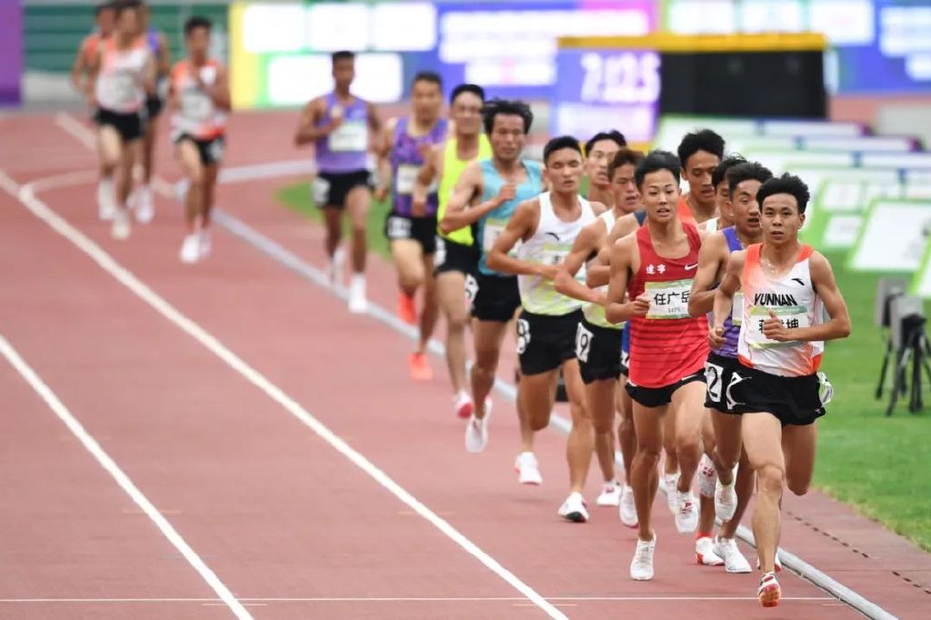 昔日千万富翁今日沦落街头,昔日百万富翁如今落魄