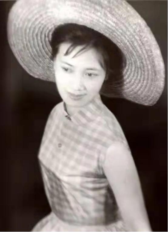 东方夜莺朱逢博完整版,东方夜莺朱逢博图片