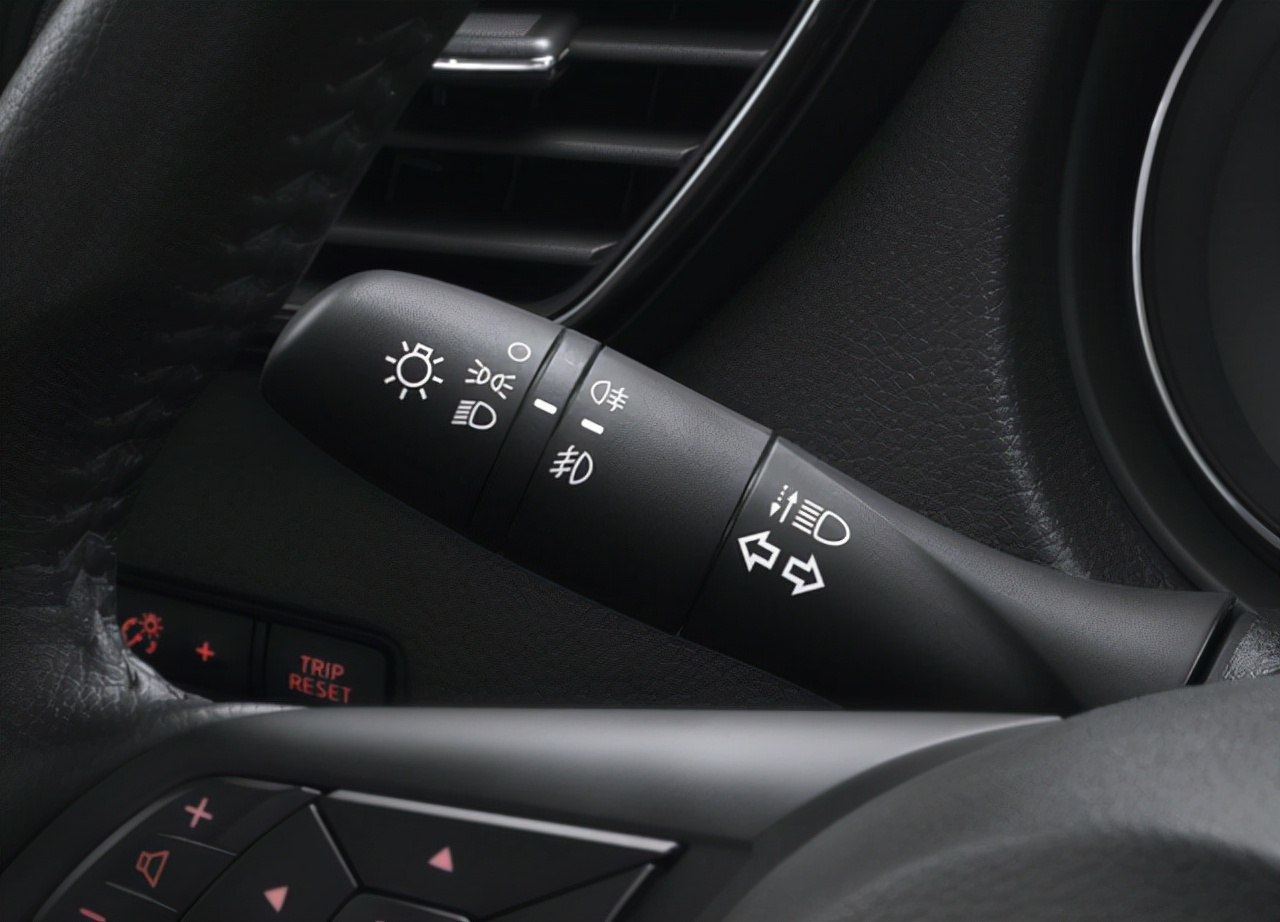 2017年丐版日产途乐,奇骏途乐对比图