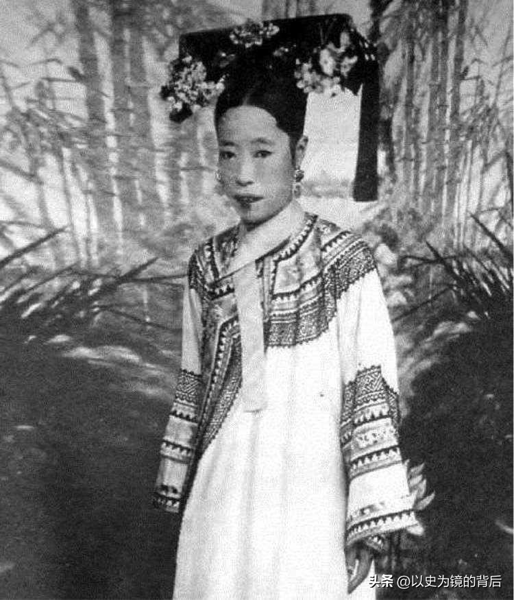 清朝灭亡后溥仪在皇宫多少年,清朝灭亡溥仪被赶出皇宫