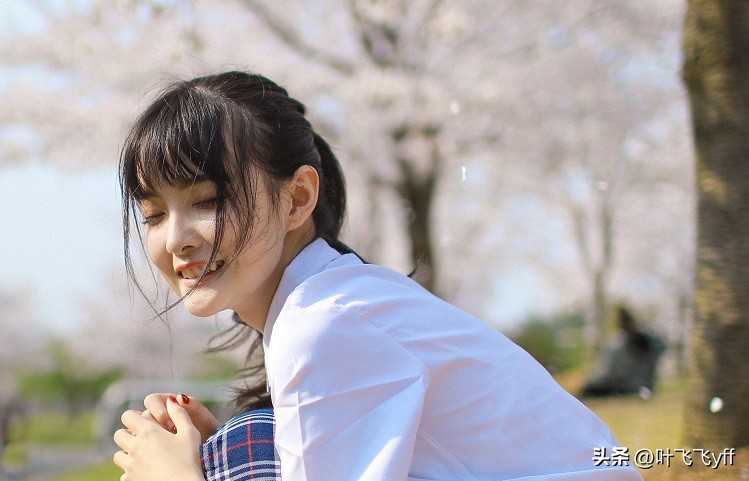 一个女人突然换微信头像暗示什么,女人长期不换头像的好处