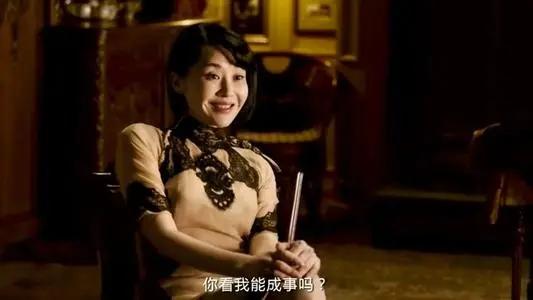 看烦了满屏的“纸片人”“排骨胸”，这几位有肉感的女星才是真美