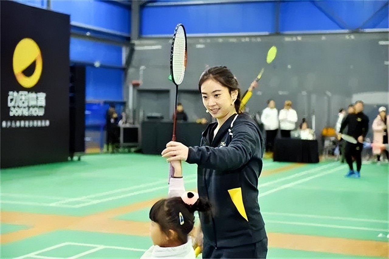 王适娴谌龙17岁,王适娴几岁和谌龙在一起的