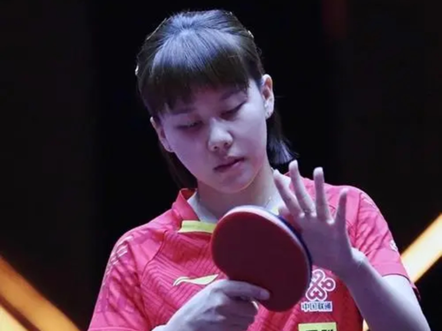 孙颖莎实力悬殊,16岁孙颖莎夺冠