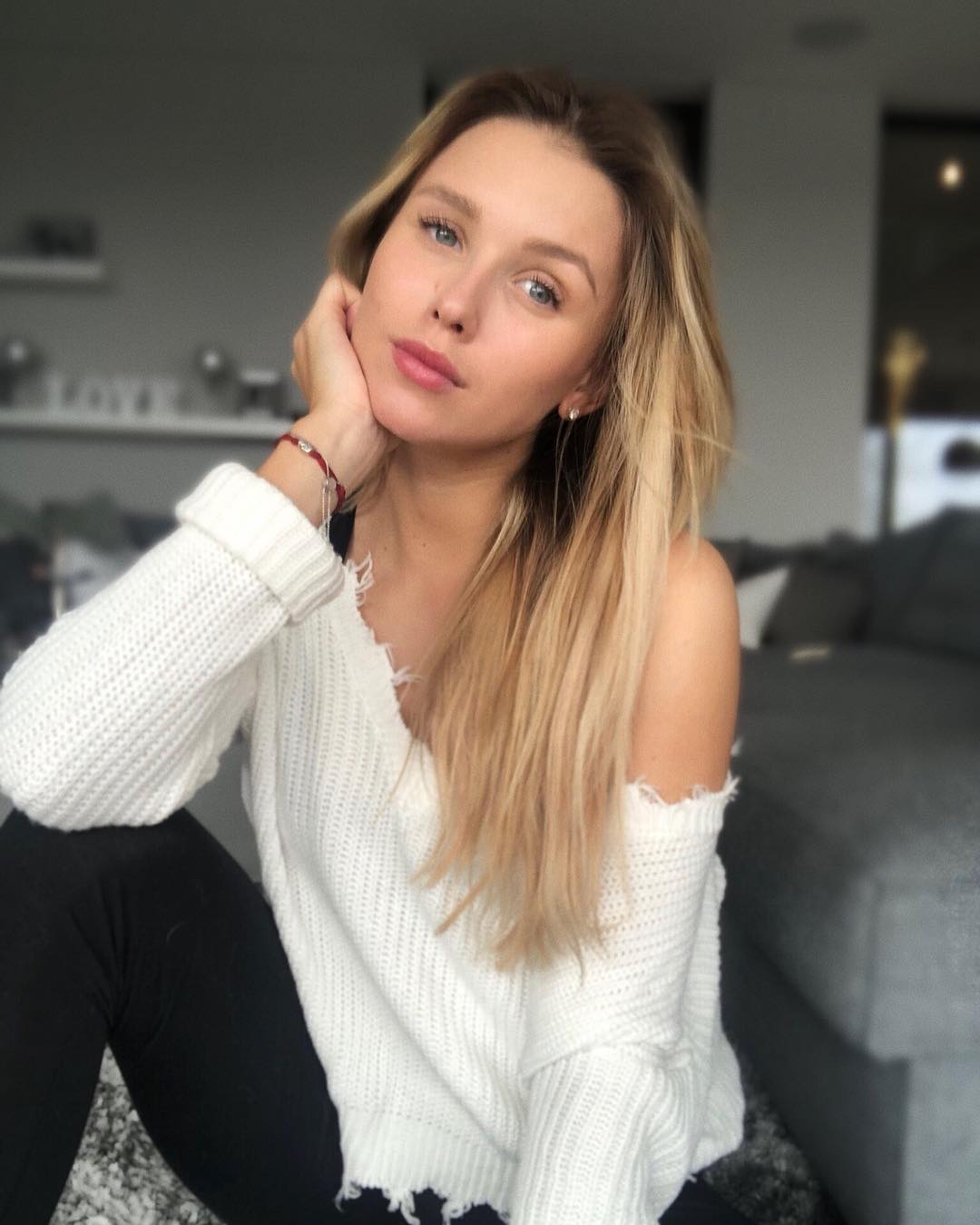 罗伊斯老婆斯嘉丽什么星座,罗伊斯女友斯嘉丽世界杯