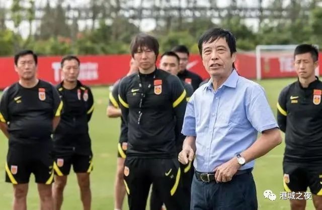 李铁留任国足帅位最合理的选择,李铁辞去主教练