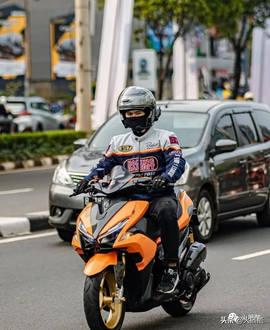 雅马哈nvx155帅气视频,aerox155与nvx155哪个好