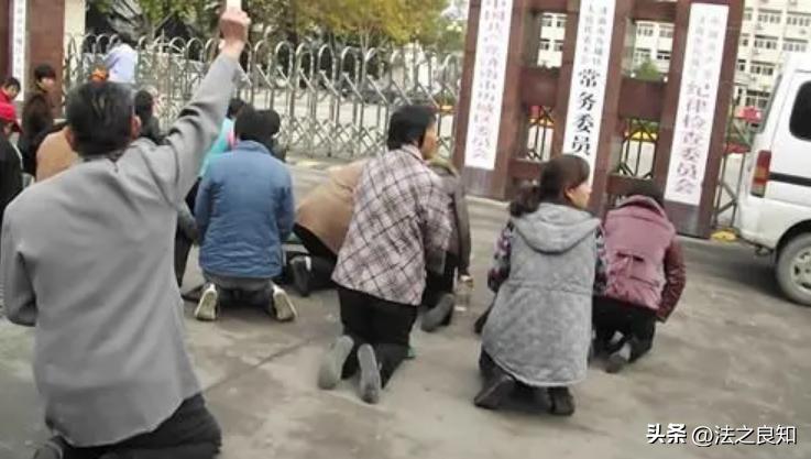 看守所聘用庸医当狱医，男子发病活活疼死，法院：严重不负责