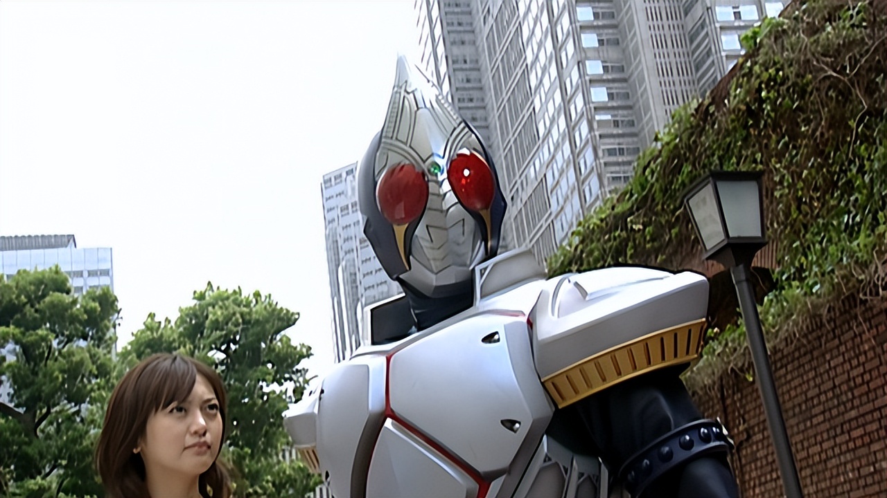 假面骑士剑第一次变成终极形态,假面骑士剑崎形态