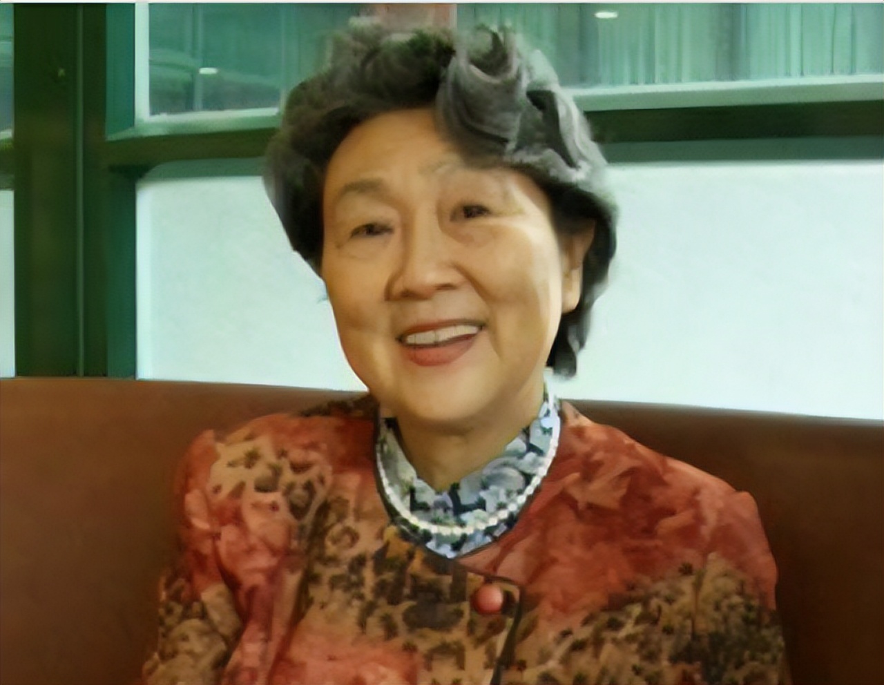 毛主席工资594元，周总理工资404元，但都没有宋庆龄的高，为何？