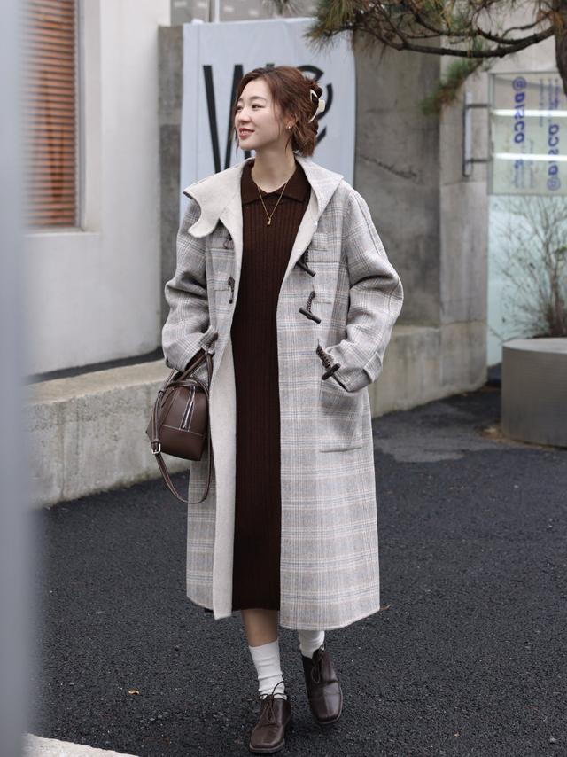 内搭连衣裙秋冬款配大衣短款蕾丝,内搭连衣裙配大衣直筒