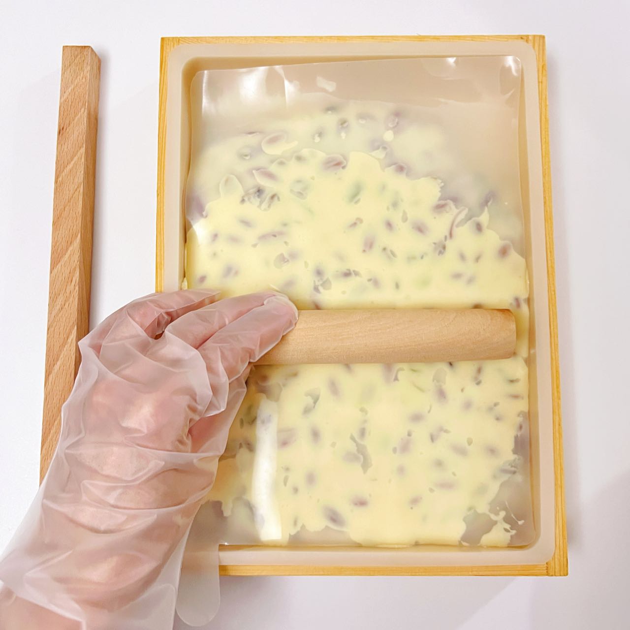 很简单做的棉花糖,不用棉花糖也可以做硬牛轧糖