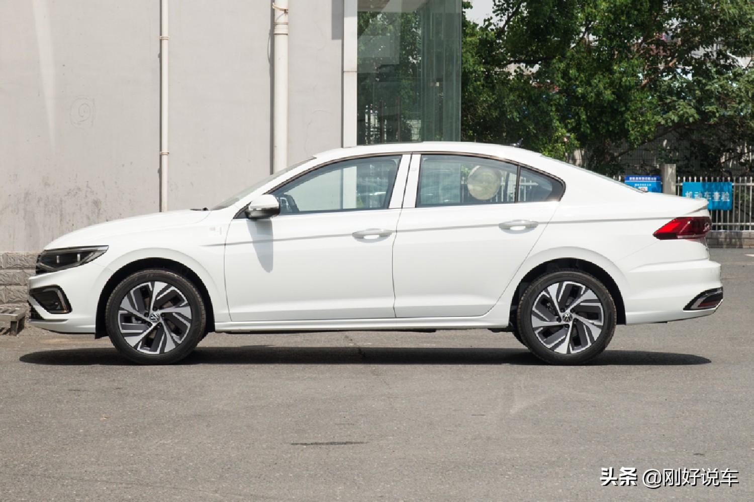 2022款宝来与朗逸优缺点对比,大众宝来2023款和朗逸怎么选