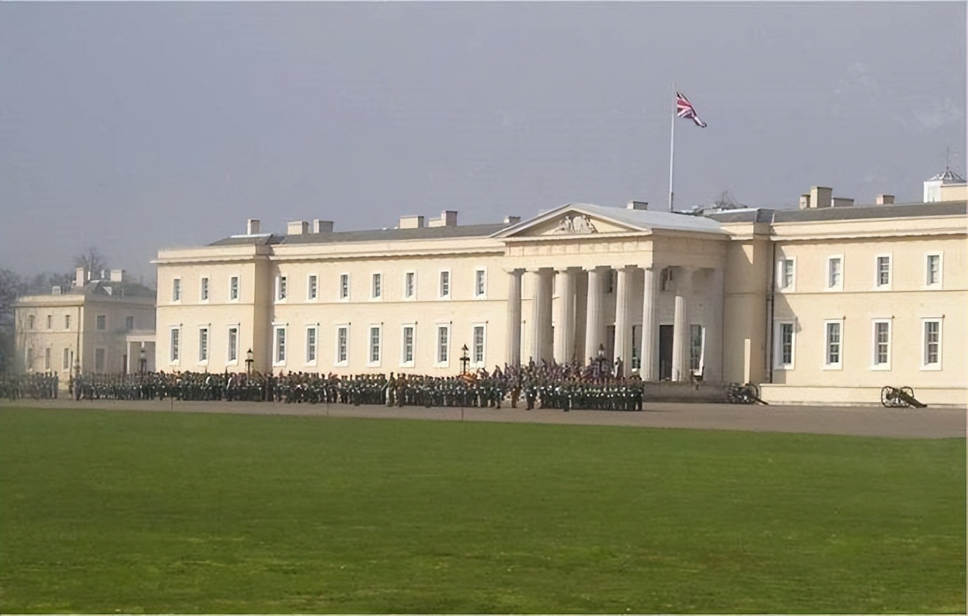 世界著名四大军校，各有各优势，一点不比“西点”差