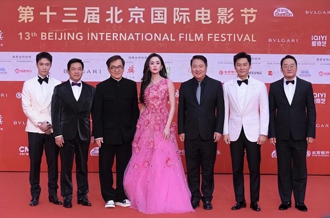 送女友石头、搞性别歧视，当众开黄腔，老实人李晨真没那么老实！