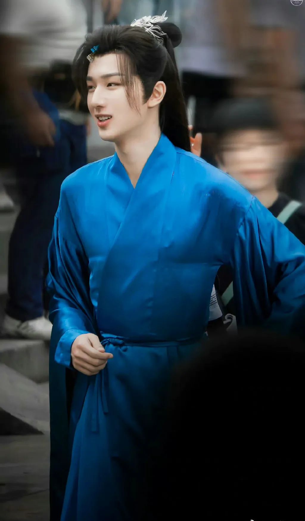 虞书欣雷人造型,虞书欣少女感造型盘点