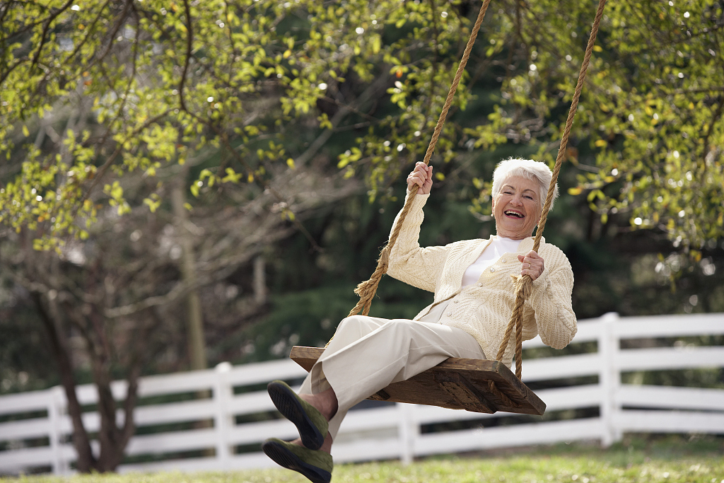 为什么现在一些老人不敢在子女面前说话？一个老人说了心里话