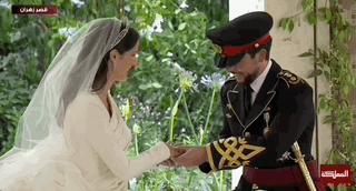 凯特王妃高级造型,凯特王妃穿蓝色格子英伦风