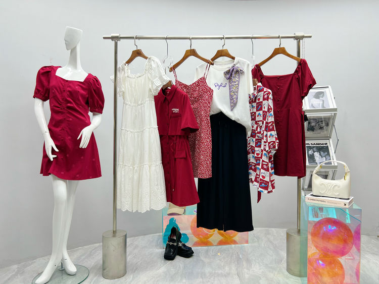 ledin乐町套装裙,ledin乐町黑裙