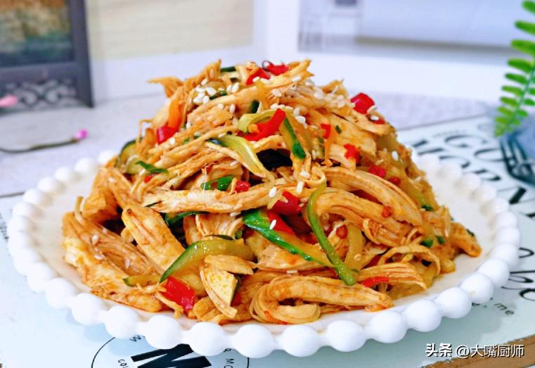 60岁以上老人多吃哪三种肉,中老年人要多吃什么肉