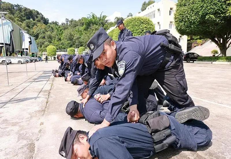 多地辅警工资被拖欠四个月,广西公安解决拖欠辅警工资问题