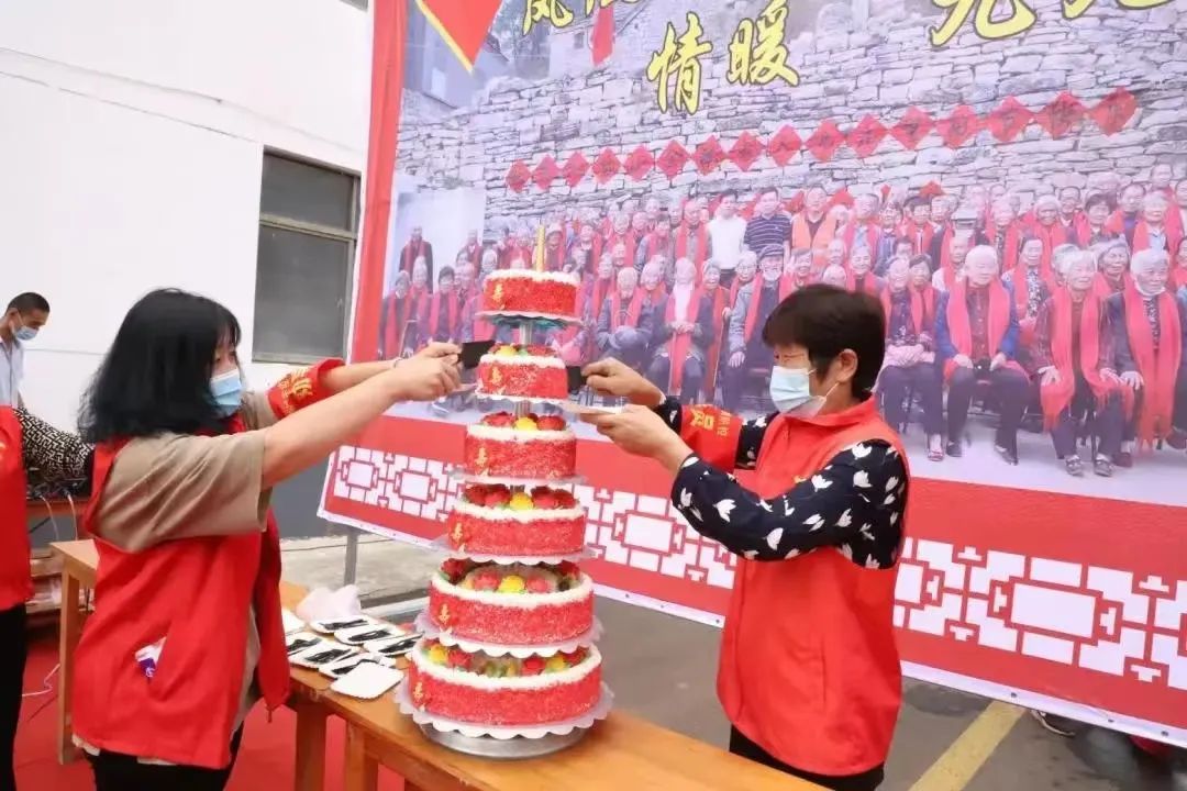 开展擦亮文明窗口志愿服务活动,志愿服务汇聚爱心为文明添彩