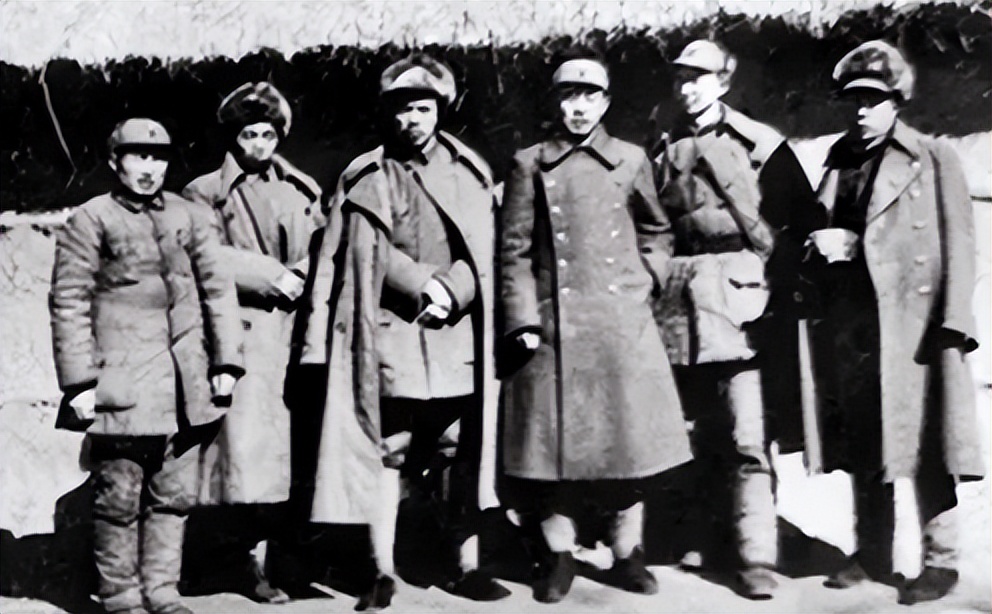 开国中将吴信泉8个儿子、4个女儿，周总理笑道：你们家是航空母舰