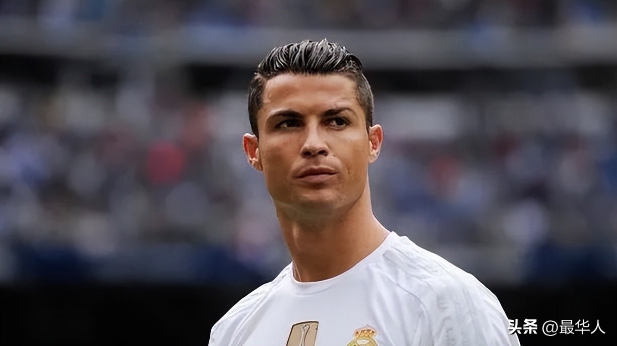 身家千亿、和中国女星热吻，意大利“国民老公”的私生活有多乱？