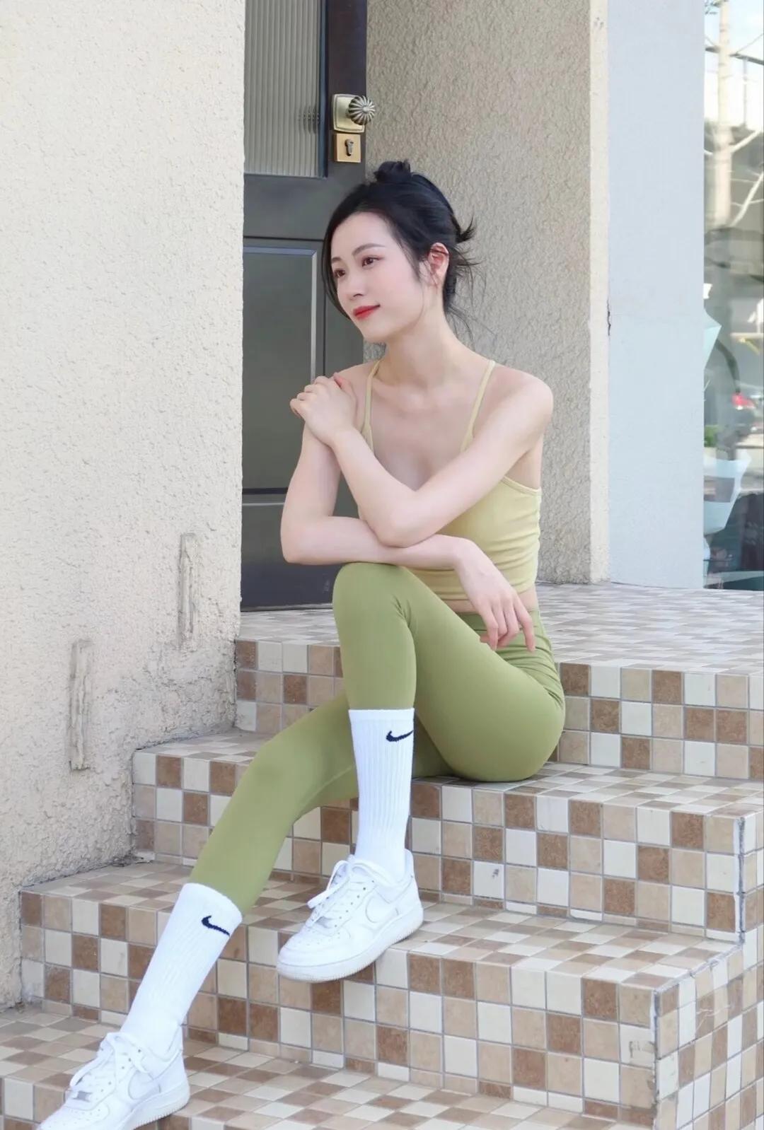 瑜伽服美女跳舞直播,瑜伽服美女最火视频