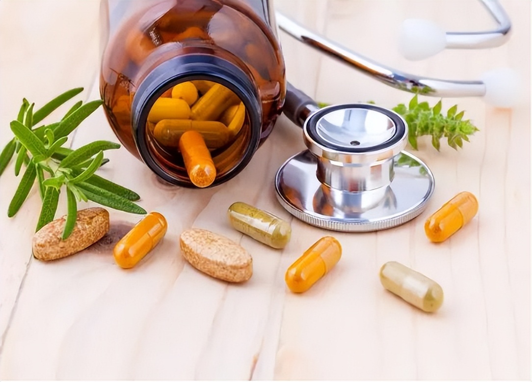 睡觉时腿抽筋是缺钙还是血脂高,睡觉时突然腿抽筋是缺钙导致的吗