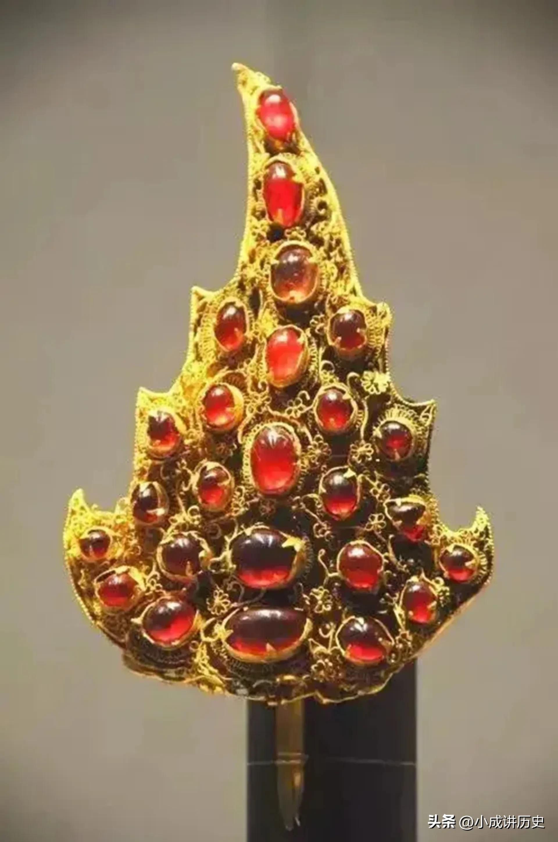 70年代初，江苏江阴，一农民花20元买了一支金发簪，他后来上交了