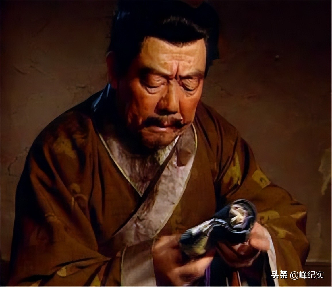 曹操奋斗了一生却没能一统三国？毛主席：曹操有两大缺点