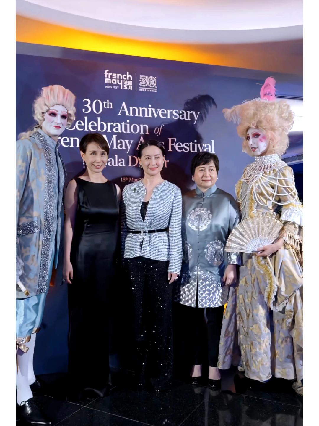 郭晶晶巩俐与明星合影,郭晶晶张曼玉合影