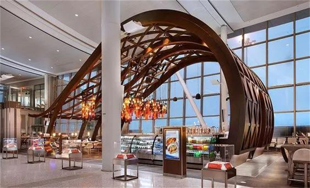 通过“硬件软件”的创新，打造“好吃好逛又好玩”的机场商业