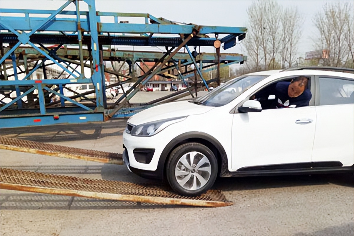 从兰州托运汽车到武汉多少钱,兰州托运车辆到新疆多少钱